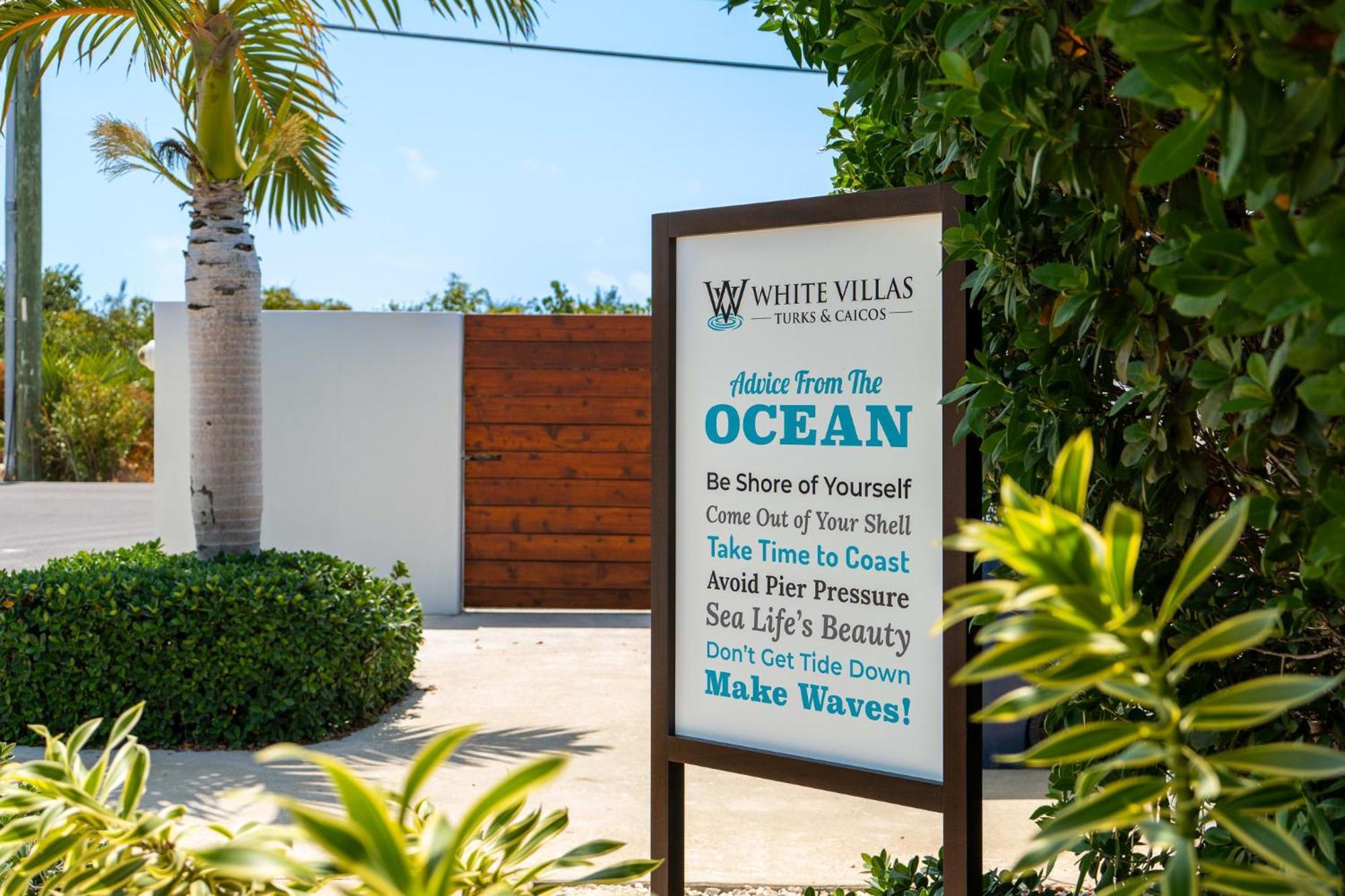 Oceanside 2 Bedroom Luxury Villa With Private Pool, 500Ft From Long Bay Beach -V8 โพรวิเดนเซียเลส ภายนอก รูปภาพ